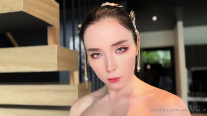Blue Eyed Girl Gets Oral POV