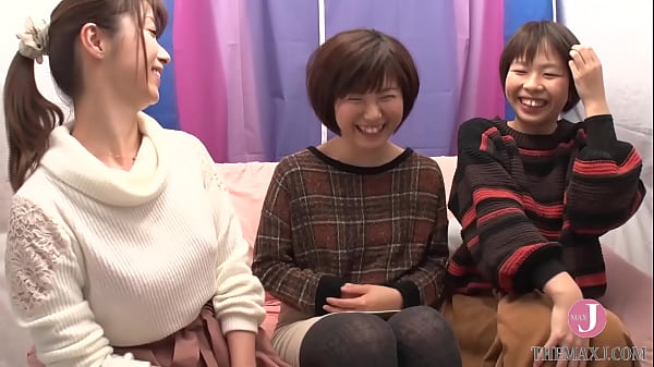Amateur Lesbians Play Intensely