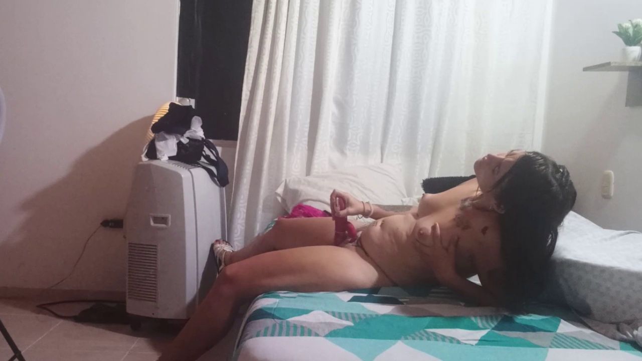 Latina Lesbians Pussy Grinding Orgasm